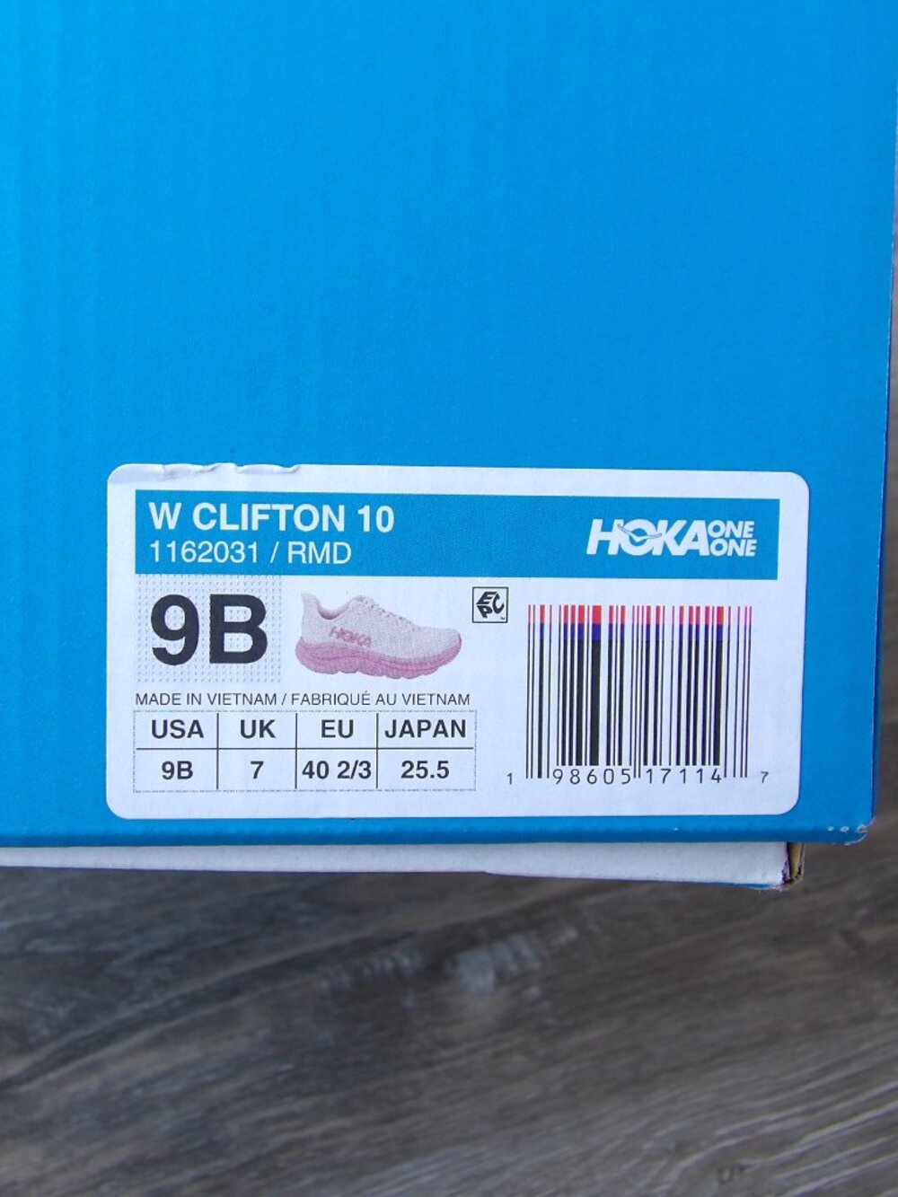 Hoka Pink One Clifton 10 running shoes - Picture 3 of 4